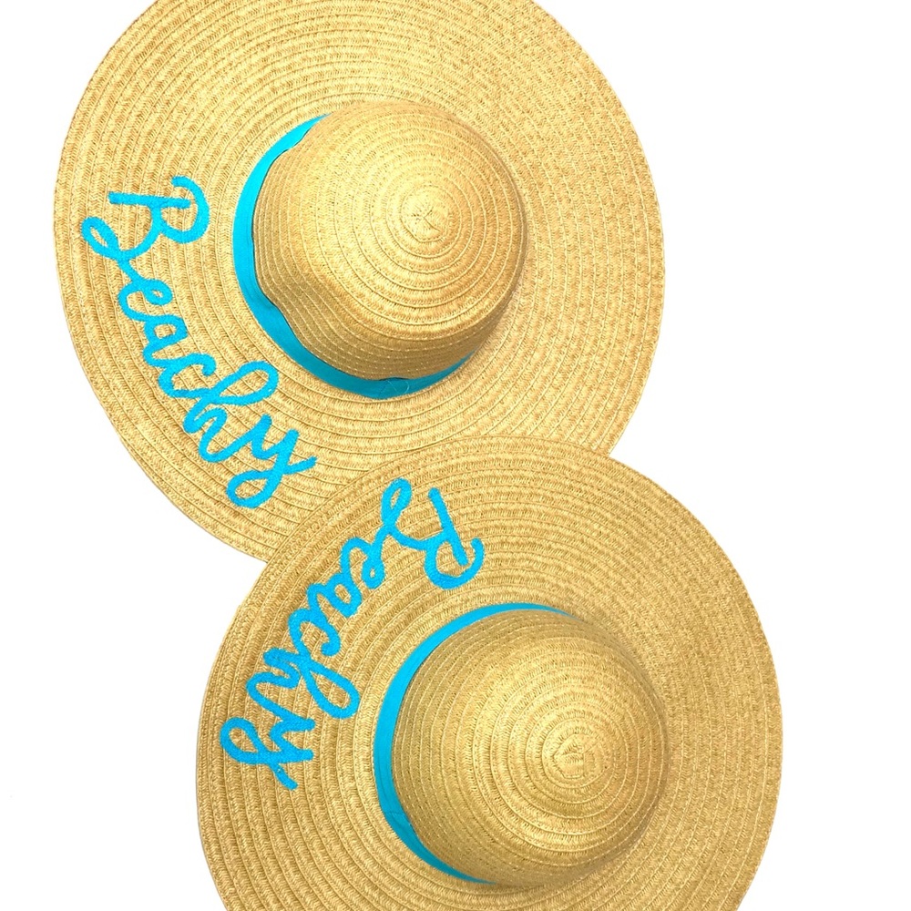 New Women’s Sunhat that reads BEACHY